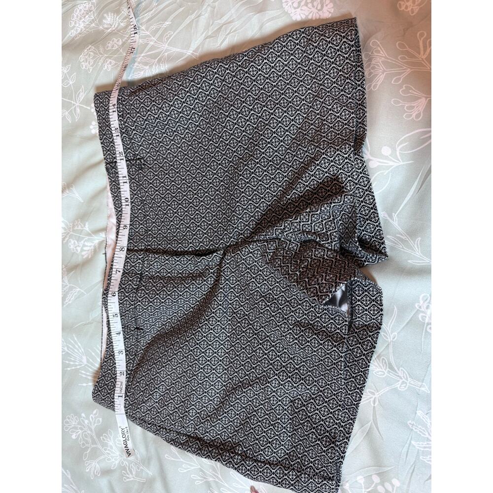 Size 4 Dalia Collection shorts